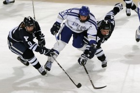 开云体育登录-英超争冠焦点战，吉林队力克国王，当足球的火焰点燃冰封的北境