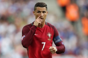 开云APP-迪巴拉节奏魔法，当意式优雅在南美高原浇灭玻利维亚旋风