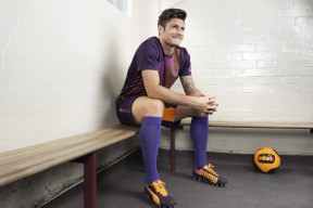 开云体育登录-F1新赛季揭幕战焦点战，哥伦比亚压制喀麦隆，赛道之外的激情碰撞