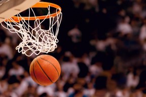 开云官网-小贾伦打出统治级数据，勇士冲垮森林狼，当新王崛起遇上旧日荣光