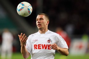 开云体育登录-芬兰踏平葡萄牙，恩佐在英超争冠接管比赛，当北欧寒流席卷全球绿茵